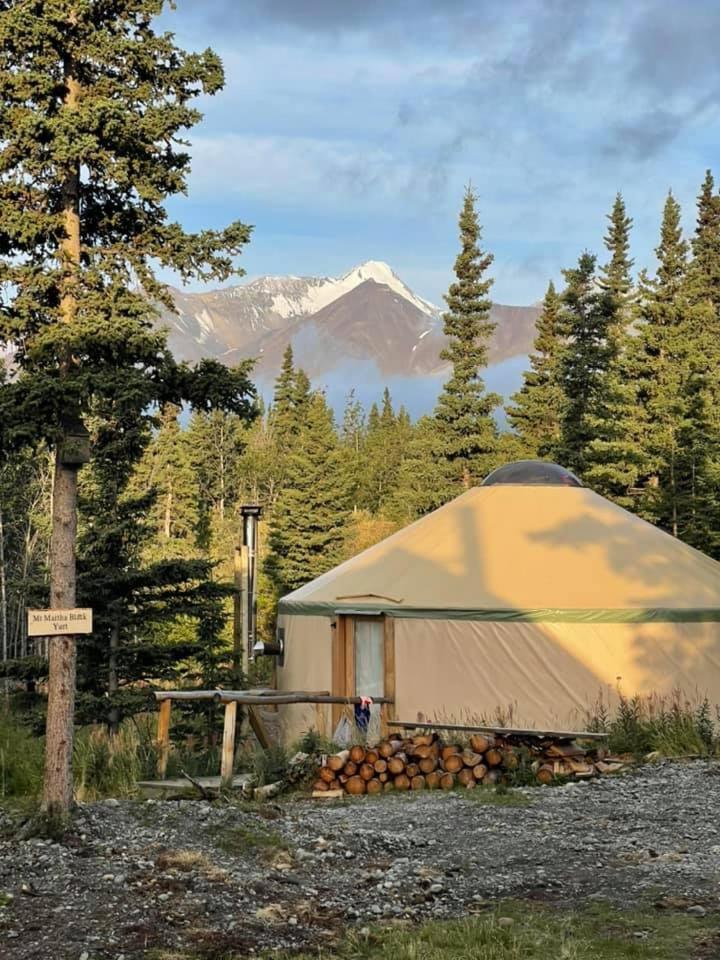 Mount Logan Ecolodge & Retreat Center Haines Junction Exterior foto