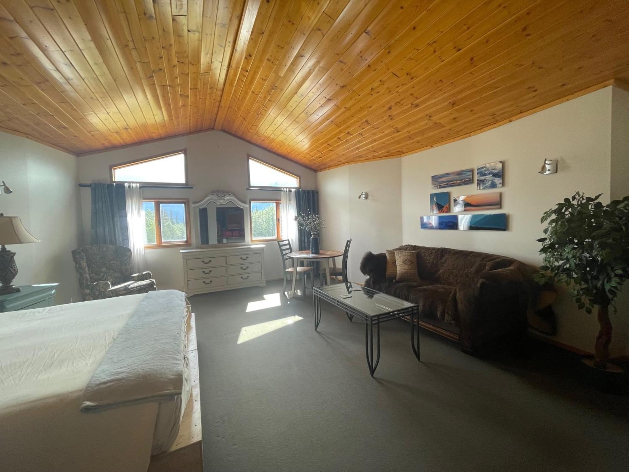 Mount Logan Ecolodge & Retreat Center Haines Junction Exterior foto